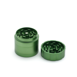 Cannacoast Moderne 63mm Moulin à fleurs en métal Broyeur d'herbes Broyeur de tabac en aluminium pour un broyage efficace des herbes - Product Image 2
