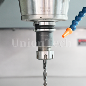 Haute qualité 5 axes <span class=keywords><strong>VMC</strong></span> 850 Fraiseuse CNC verticale Aluminium <span class=keywords><strong>VMC</strong></span> Centre d'usinage CNC universel - Product Image 3