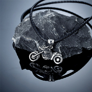 yunnique Stainless Steel Motorcycle Pendant Necklace <b>60cm</b> Unisex Fashion Jewelry Geometric Design Street Style Accessory - Product Image 3