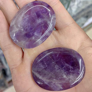 Natuurlijke edelsteen zorgstenen kristal, handgesneden gravure ambachten Gua Sha kristal 45x35x8MM - Product Image 2