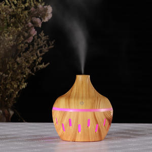YX-025D Wood Grain Aroma Diffuser USB <b>Humidifier</b> 0.5L Less Than 10 Sqm In-Vehicle Use - Product Image 2
