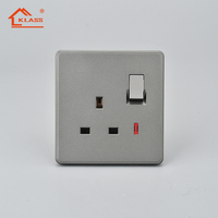 UK standard Pop 13A 220V 3pin prise électrique universelle PC FIame matériau résistant chine prises murales interrupteurs