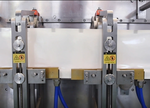 Multifunktionale Vollautomatische Abfüll- und Etikettiermaschine für Getränke und Flüssigkeiten Standard-Doypack Horizontale Maschine CE 80-120 Stück/Minute Hohe Effizienz - Product Image 3