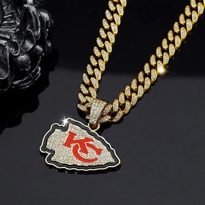 Collier chaîne cubaine plaqué or avec zircon, thème Championnat Kansas City Chiefs – Le <span class=keywords><strong>meilleur</strong></span> cadeau pour les supporters des équipes de la <span class=keywords><strong>NFL</strong></span> - Product Image 3