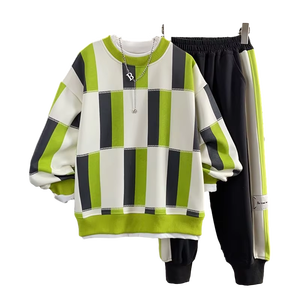 Conjunto Deportivo Informal para Niños, Sudadera Holgada a Rayas con Pantalones Jogger, Dos Piezas, Cómodo y Deportivo - Product Image 4