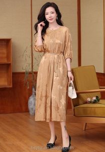 Abito Lungo in Seta Jacquard di Alta Qualità, Stile Francese, Design Casual per Spiaggia e Feste, Lussuoso per Vacanze e Pendolarismo - Product Image 4