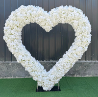 Décoration de scène écologique en forme de cœur pour demande en mariage, avec fleurs artificielles en soie de luxe de haute qualité