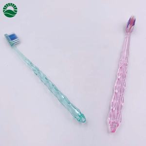 Cepillo <span class=keywords><strong>de</strong></span> Dientes <span class=keywords><strong>de</strong></span> Plástico Transparente con Forma <span class=keywords><strong>de</strong></span> Diamante Nuevo <span class=keywords><strong>de</strong></span> 2019 para Adultos - Product Image 3