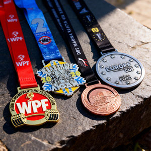 Medallas Religiosas Católicas Cristianas Mágicas Personalizadas de Acero Inoxidable Estampadas con Medalla de Santo al por Mayor - Product Image 2