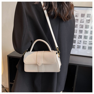 Bolsos de hombro simples personalizados de fábrica, diseño de nicho, bolso de moda Retro para mujer, bolso cruzado de hombro cuadrado pequeño - Product Image 3