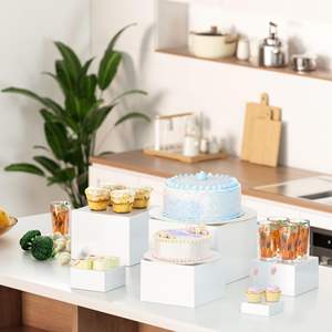 Boîte de présentation en acrylique blanche personnalisée pour les fêtes, la restauration, les desserts, les bijoux et les objets de collection, support de buffet en tube - Product Image 1