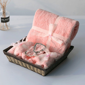 Juego de toallas de baño Jiemeirui de 4 piezas, toallas rosas con jacquard, con gorro para el cabello y lazos, para el hogar o como regalos corporativos. - Product Image 1