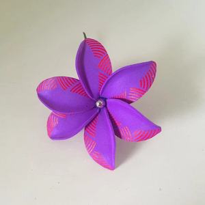 Pique à cheveux en plumeria, accessoires capillaires floraux en mousse, tige unique, diadème artificiel style insulaire, diadème hibiscus polynésien, Hakus - Product Image 4
