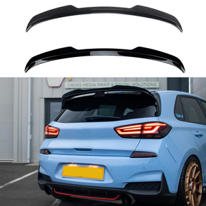 Aileron de coffre arrière Hyundai I30N MK3 2017+ Ducktail ABS Noir piano Texture fibre de carbone - Product Image 1