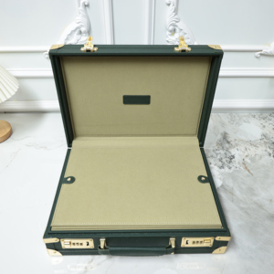 Boîte de rangement élégante pour montres et bijoux en cuir vert multicouche, avec des caractéristiques résistantes à l'eau et à la poussière, pour les collectionneurs soucieux de l'environnement - Product Image 3