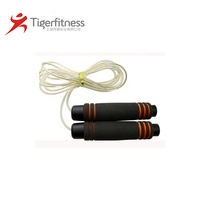 Corde à sauter chinoise en plastique avec fil d'acier antidérapant, réglable, durable, de haute qualité et à vitesse rapide pour la vente en gros