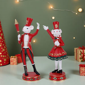 Redeco Nussknacker Maus Soldat im Weihnachts-Stil, Weihnachtsmaus-Skulptur, Tierfiguren aus Harz, Elegante Feiertagsdekoration - Product Image 6