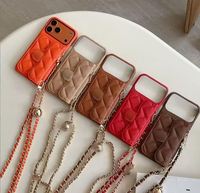 Étui de luxe pour iPhone 17 Pro 16 Pro 14 Pro Max avec chaîne bandoulière, fente pour cartes, ajustement fin, antichoc, style créateur tendance