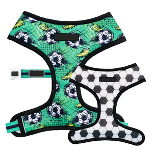 Pettorina per <span class=keywords><strong>Cani</strong></span> Senza Trazione con Motivo Pallone da Calcio e Campo da Calcio, Design con Clip Frontale per un Addestramento Sicuro e Umano - Product Image 1