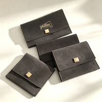 Pochette à bijoux portable en microfibre avec fermoir doré, sac de rangement carré personnalisable pour bagues, boucles d'oreilles, clous et pendentifs