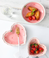 Vente en gros d'assiettes en céramique pour dessert une jolie fille, rose, blanc, avec dentelle, fraise, fruits