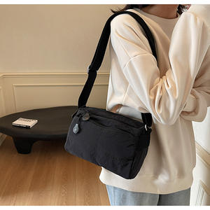 Sac à bandoulière décontracté pour femme, couleur unie, simple, multi-compartiments, résistant à l'eau, pour le travail, rangement léger, petit carré - Product Image 1