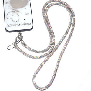 สายคล้องโทรศัพท์มือถือแบบไขว้ประดับเพชรหรูหรา สายคล้องคอป้องกันการสูญหายแบบมีโซ่ สำหรับผู้หญิง สาวๆ และสุภาพสตรี - Product Image 2