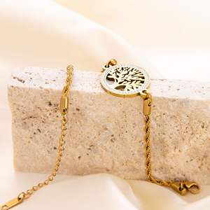 Pulsera de Acero Inoxidable con Motivo de Árbol Hueco con Incrustaciones de Diamantes para Mujer, Uso Diario, Chapado en Oro de 18K, Corte Brillante Redondo - Product Image 3