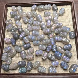 Pixiu <span class=keywords><strong>en</strong></span> cristal de <span class=keywords><strong>labradorite</strong></span> de petite taille naturelle <span class=keywords><strong>en</strong></span> gros pour bague et <span class=keywords><strong>pendentif</strong></span> - Product Image 2