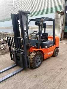 Carretilla Elevadora Diésel con Cabina, 3 Toneladas, 5 Toneladas, 7 Toneladas, Nueva, Motor ISUZU Japonés, Neumáticos Sólidos, Mástil de 3 Etapas, Posición de Horquilla, EPA/Euro 5, 4WD, 3500 mm - Product Image 3