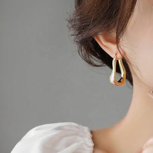 Pendientes de Botón de Cobre Dorado Geométricos de Moda para Mujer, de Alta Calidad, con Diseño Irregular de Esmalte y Goteo de Aceite, Individualizados - Product Image 2
