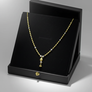 Hermoso Collar Dorado con Cuentas Alternadas y Colgante Central, Joyería Elegante y Ligera para Mujer, Ocasiones Especiales - Product Image 2