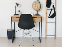Bureau d'ordinateur moderne, mobilier de bureau, pour la maison