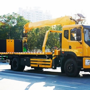 Camion diesel automatique 132 kW 4x4, camionnette diesel, camion à plateau de dépannage, vente en gros <span class=keywords><strong>pour</strong></span> Dongfeng - Product Image 4