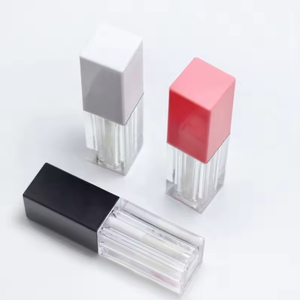 Tube carré de brillant à lèvres 5 ml avec logo personnalisé, en PETG transparent, vide, avec grand applicateur et bouchon à vis, emballage cosmétique - Product Image 5