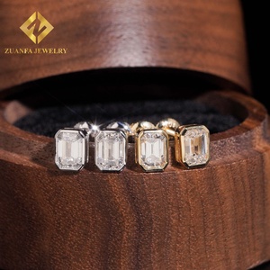 Boucles d'oreilles clous en or 10K avec diamant de laboratoire taille émeraude NGIC VVS, sertissage griffe, bijoux fantaisie pour femme - Product Image 1