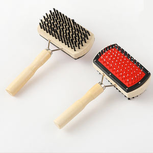 Brosse à poils pour animaux de compagnie double face de haute qualité avec manche en bois pour les animaux à poils longs et courts, peigne de toilettage - Product Image 1