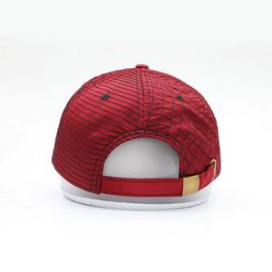 Casquettes de baseball personnalisées 5 panneaux pour femmes, style hip-hop, doublure en satin rouge, motif écailles de poisson tendance, en tissu courant - Product Image 4