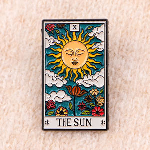 Broche Rectangular Personalizado con Diseño de Tarot del Sol, Insignia de Dibujos Animados Pintados, Accesorio Creativo para Bolsos, Medalla para Ropa - Product Image 1