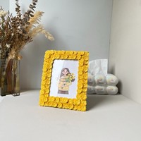 Double-Layer Daisy Resin Photo Frame Yellow & White 3D Relief Embossed DesignTabletop Display for Home Decor