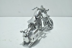 Modèle d'avion aquatique élégant en aluminium plaqué argent, très demandé, pour la décoration de maisons, bureaux et hôtels de luxe, en vente - Product Image 2