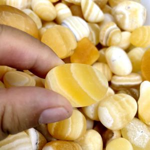 <span class=keywords><strong>Pietra</strong></span> burattata di <span class=keywords><strong>Calcite</strong></span> arancione di Spar islandese di miele giallo all'ingrosso in vendita - Product Image 6