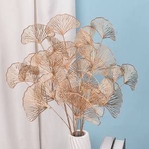 Fleurs artificielles de <span class=keywords><strong>Ginkgo</strong></span> <span class=keywords><strong>Biloba</strong></span> en or pour décorations d'école arrière Noël de fête Nouvel An Pâques Saint Valentin Décoratif - Product Image 1