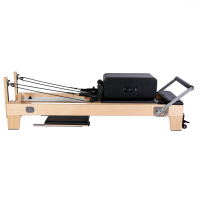 Peralatan Pilates Pilates modis berkualitas tinggi remantan Pilates kayu dengan menara Cadillac Pilates retrapeze Table