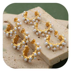 ต่างหูห่วงมุกชุบทอง 18k สแตนเลสกันน้ำ ดีไซน์ใหม่ แฟชั่นสำหรับผู้หญิง - Product Image 1