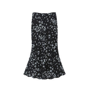 Falda Midi de Gasa con Estampado de Mariposas de Cintura Alta, Talla Grande 45, Negra, Falda Estampada Ajustada con Corte en Diagonal para Mujer - Product Image 1