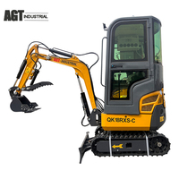 Mini-excavatrice compacte sur chenilles, climatisation, moteur essence Rato 420, cabine fermée, bras pivotant latéralement, pince hydraulique