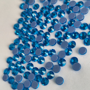 ZK gros SS6-SS30 rond <span class=keywords><strong>Strass</strong></span> chaleur fixe cristal Capri bleu <span class=keywords><strong>strass</strong></span> en vrac dos plat verre chaleur fixe <span class=keywords><strong>strass</strong></span> vêtements - Product Image 2