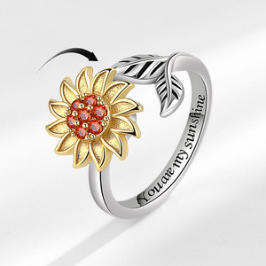 Bagues ajustables pour femmes en forme de tournesol rotatif, micro-incrustation de zircon rouge, bijoux en cuivre plaqué or pour le stress ou l'anxiété - Product Image 1