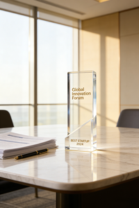 Trofeo in Acrilico Personalizzato per Competizioni Aziendali - Premio per Conferenze con Personalizzazione Rapida di Logo e Titolo - Product Image 3